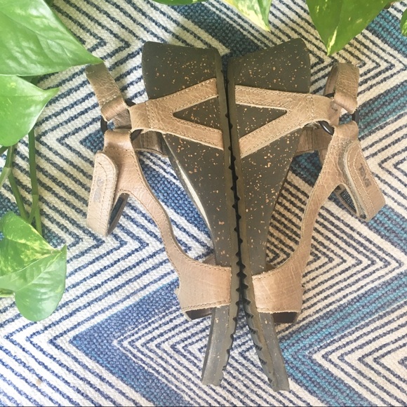 TEVA Cabrillo Universal Wedge Leather Sandal 6.5 - Picture 6 of 8